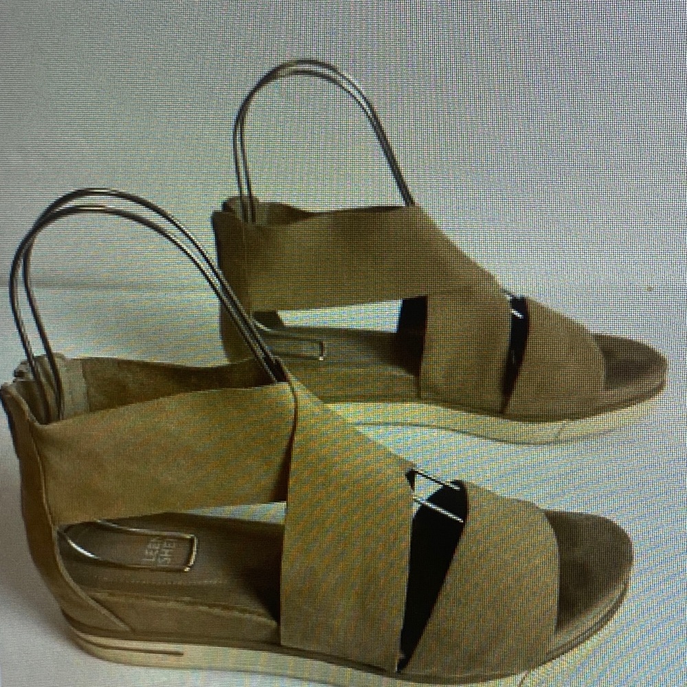 Eileen Fisher Sandals Women's size 9 Gladiator Strappy Comfort Beige Summer